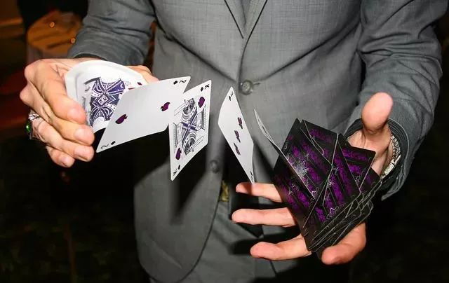 紙牌魔術教程